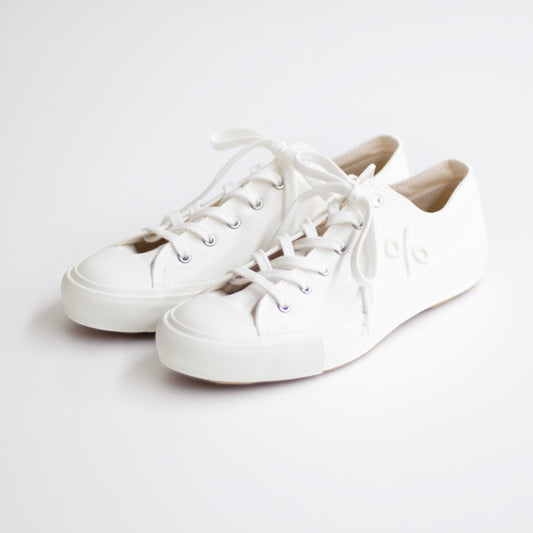 % ARABICA white canvas shoes
