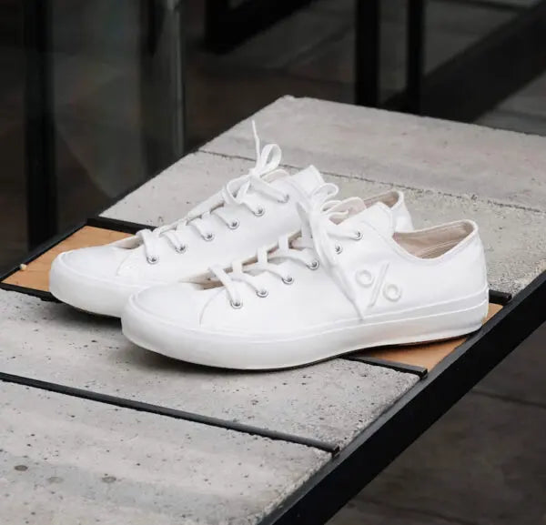 % ARABICA white canvas shoes